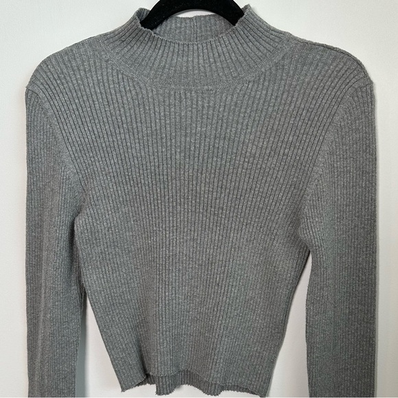 American Eagle Long-Sleeve Ribbed Mock Neck Top - Picture 2 of 6